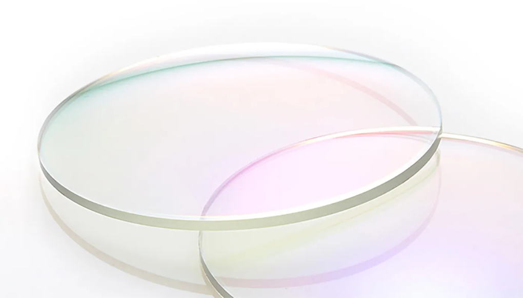 メガネのレンズ選びに欠かせない！レンズの屈折率について徹底解説！