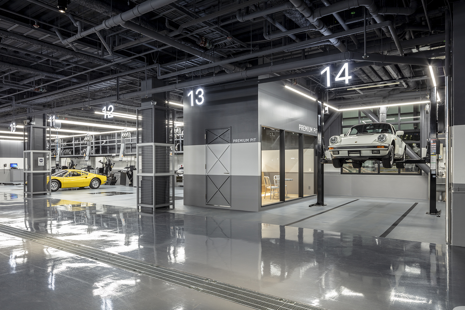 A PIT AUTOBACS SHINONOME