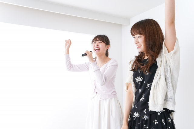 【カラオケ×脳科学】無性にカラオケに行きたくなるのはなぜ?カラオケと脳の関係を解説
