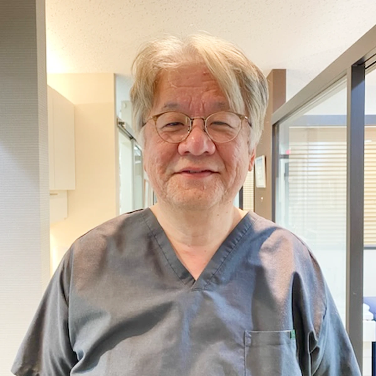 岡 昌由記 先生