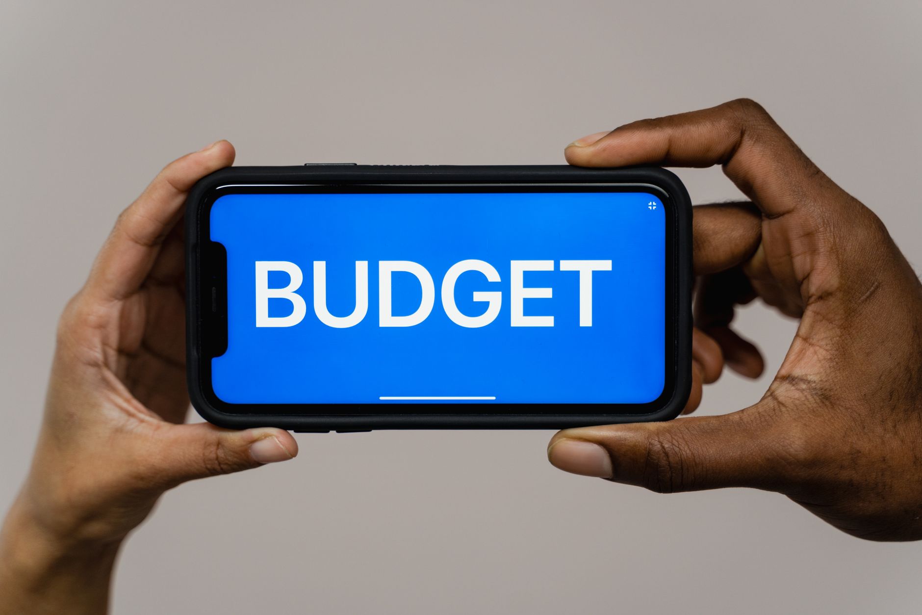 smartphone budget tracking app