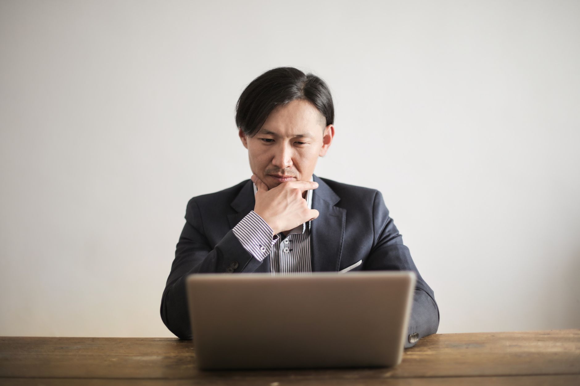 japanese person setting up
