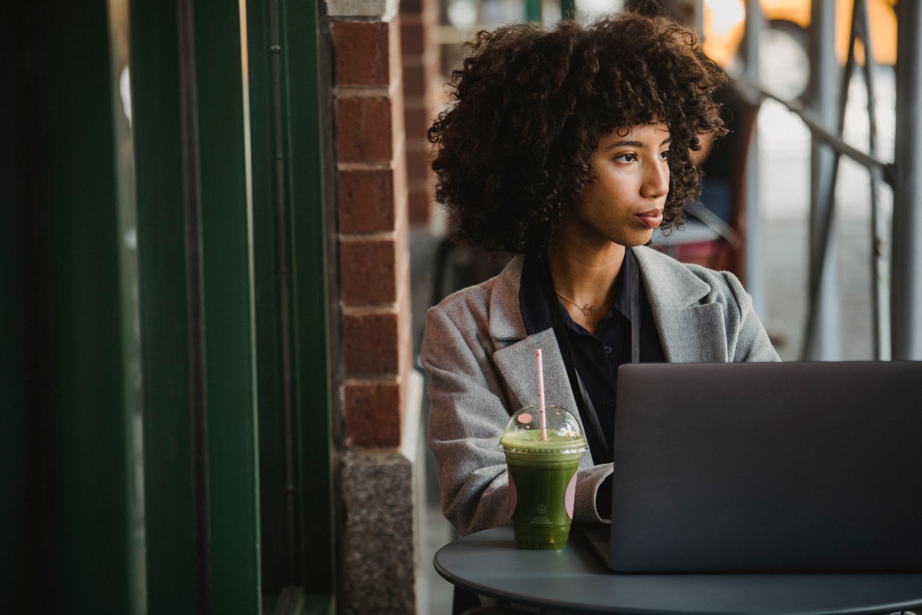 woman reading reviews on