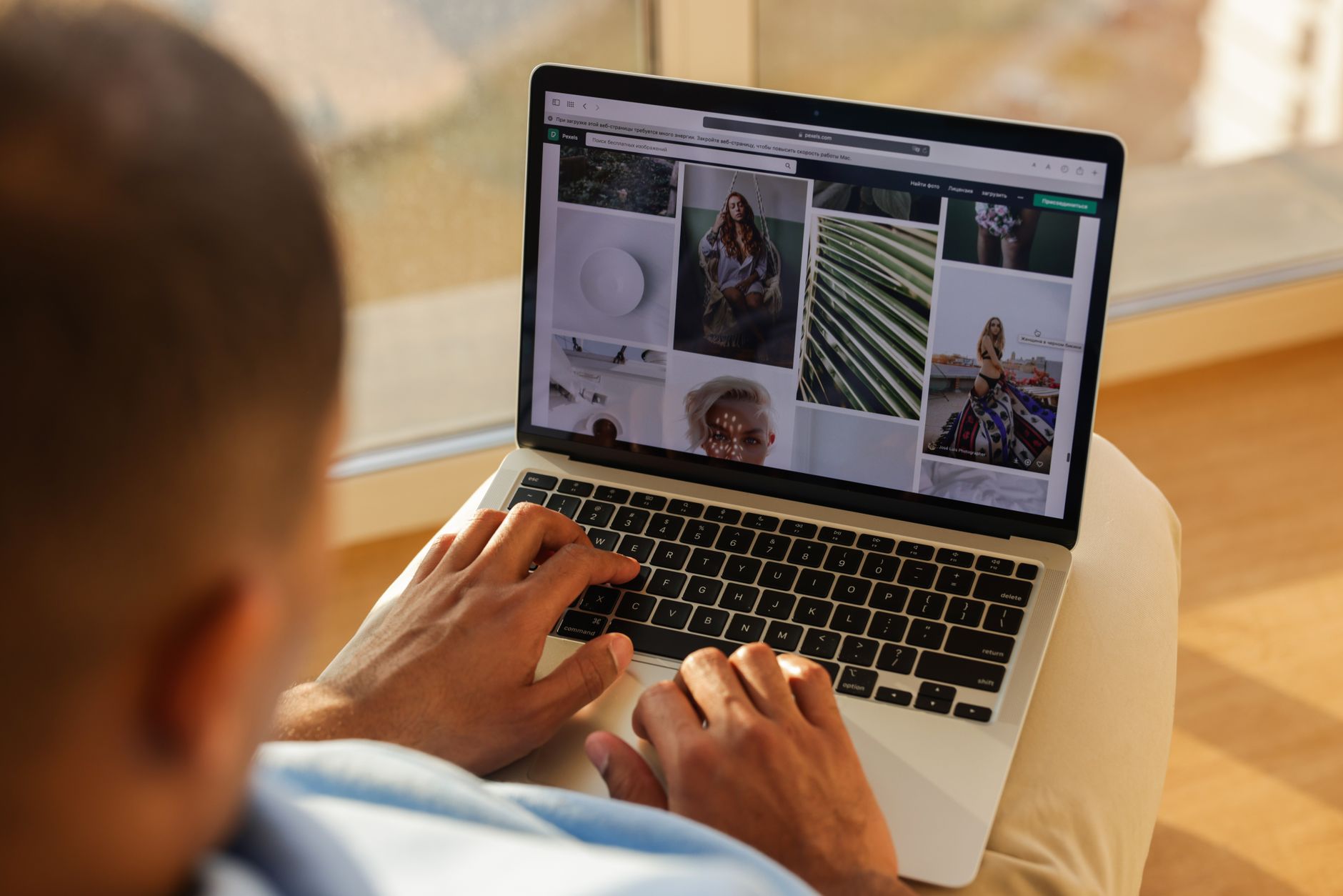 person cancel subscription laptop