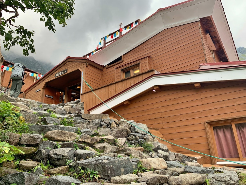 夏の北アルプス山小屋泊のための持ち物|北アルプスの山小屋紹介あり