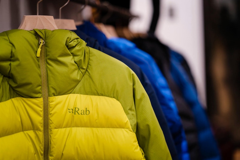 製品開発はいつもフィールドから 山をもっと楽しみたい 挑戦していきたい人のためのブランド Rab Yamap Store ヤマップストア