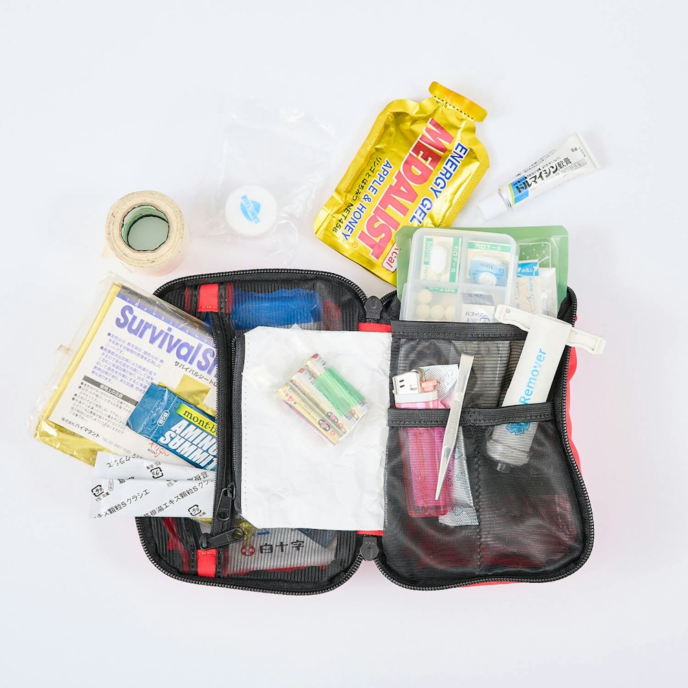 山の救急セットに何入れる?YAMAPスタッフのファーストエイドポーチを大解剖