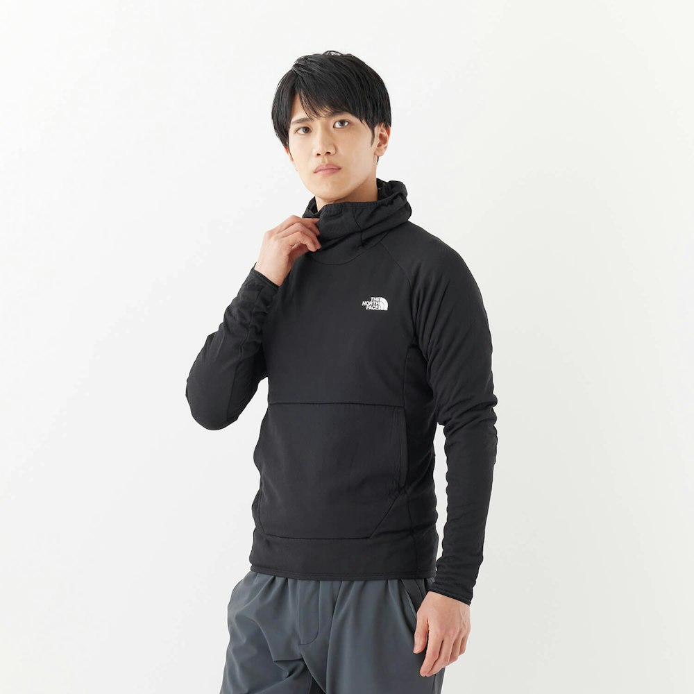 着ぶくれしがちな厳冬期のレイヤリングもこれ一枚でスマートに