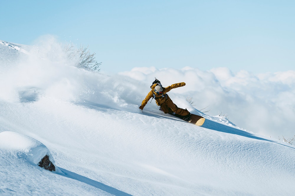 化繊インサレーションの革命児！ 「YAMAP別注 ポリゴンライトジャケット」を雪山で試す