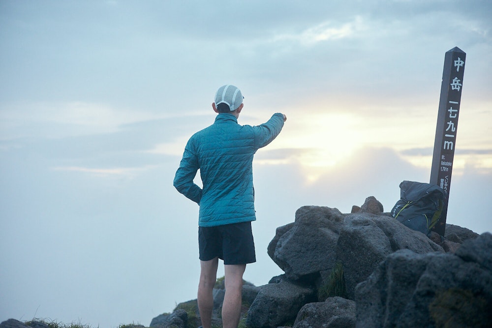神秘的なご来光を見に行こう!「朝駆け登山」に必要な山道具と注意点をチェック
