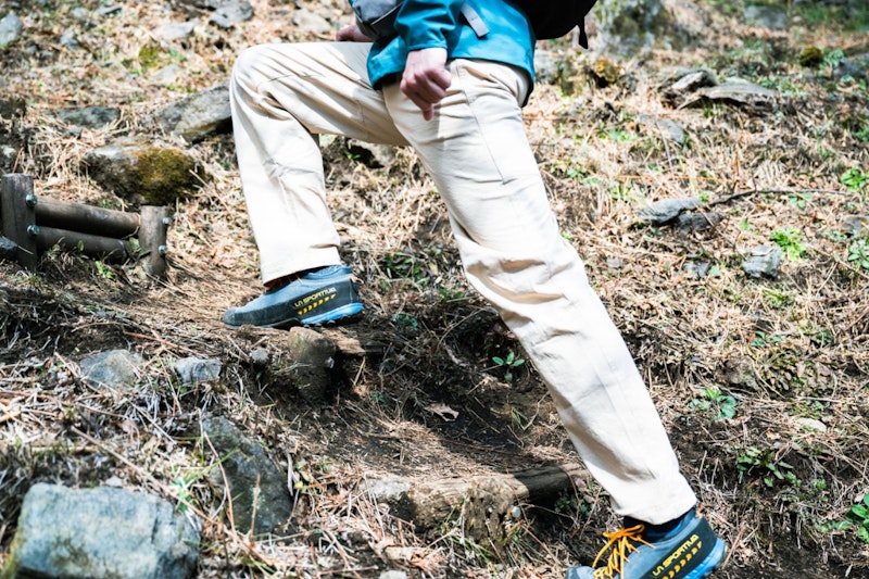 膝 足の痛み その原因と対策は 山のお悩み相談室 Vol 1 Yamap Store ヤマップストア