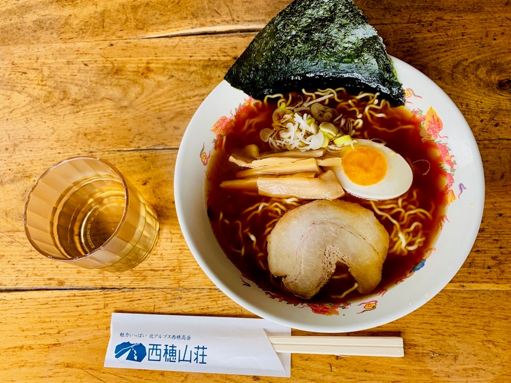 西穂高岳・西穂山荘名物の西穂ラーメン