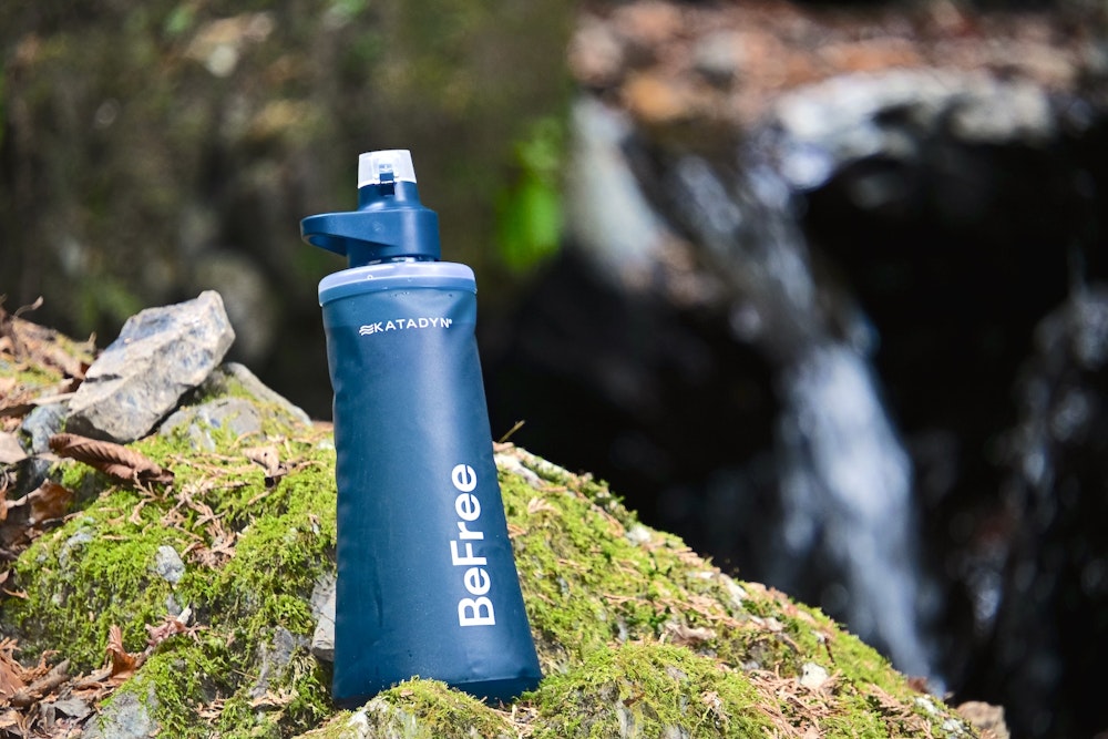 コンパクト浄水器を使って、雪解け水を安全に美味しく飲もう！準備から使用・保管方法まで解説