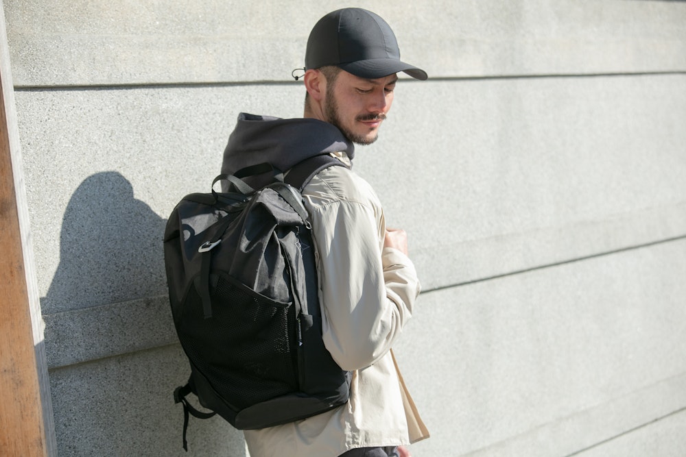 【BLACK】都市と山をシームレスに繋ぐ、アーバンハイクスタイル