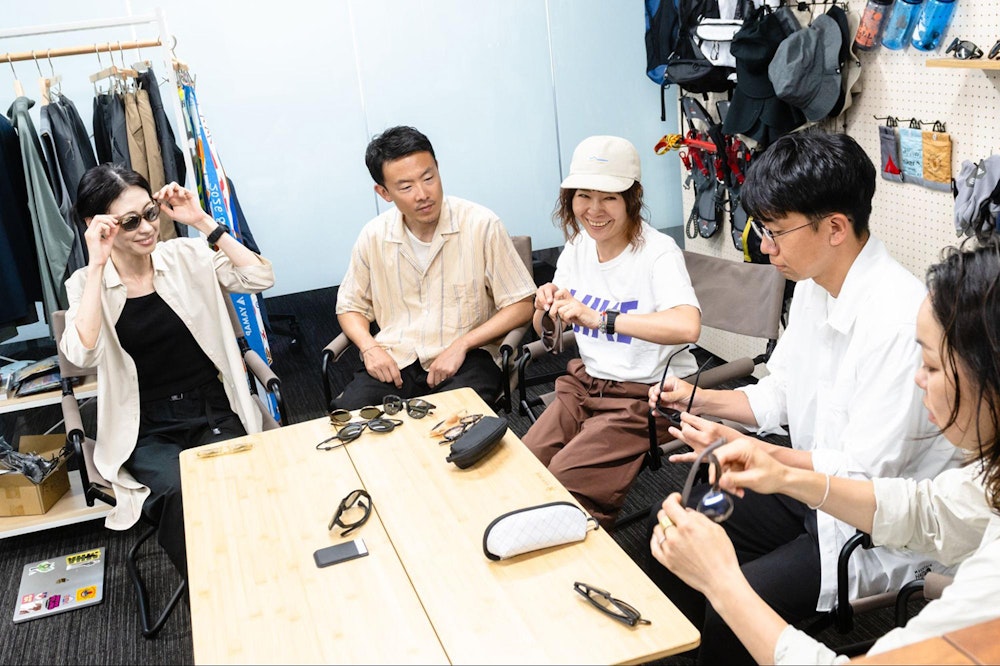 【スタッフ座談会】サングラス迷子だった私たちが、山でたどり着いた一本。