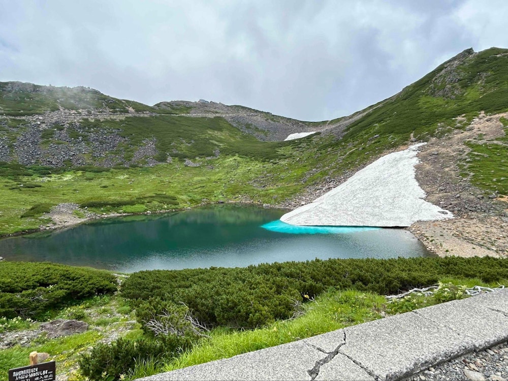 中島さんが乗鞍岳ピークから撮影した権現池等の写真