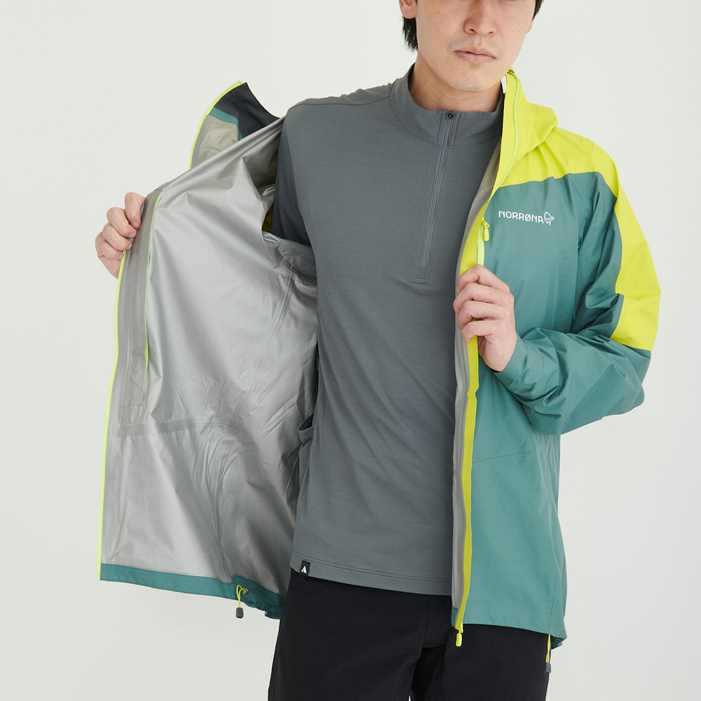 雨の季節を積極的に楽しむためのウェア選び | 登山&トレランのおすすめコーディネート