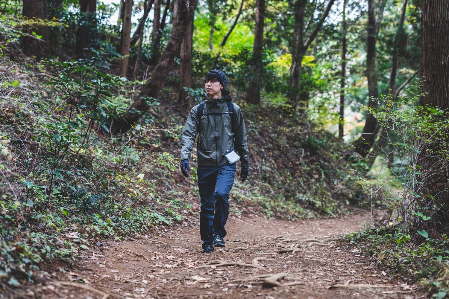 冬の低山ハイクを楽しむための装備と持ち物 〜冬しか見られない景色を