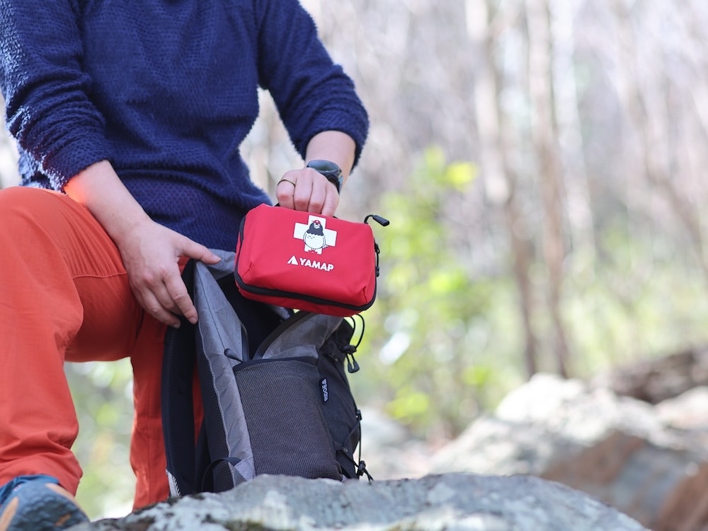 山の救急セットに何入れる？YAMAPスタッフのファーストエイドポーチを大解剖