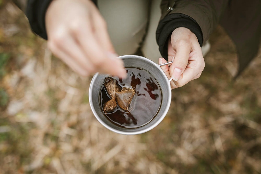 季節の楽しみをさらに深める小さな贅沢。秋の山で飲む特別なコーヒー