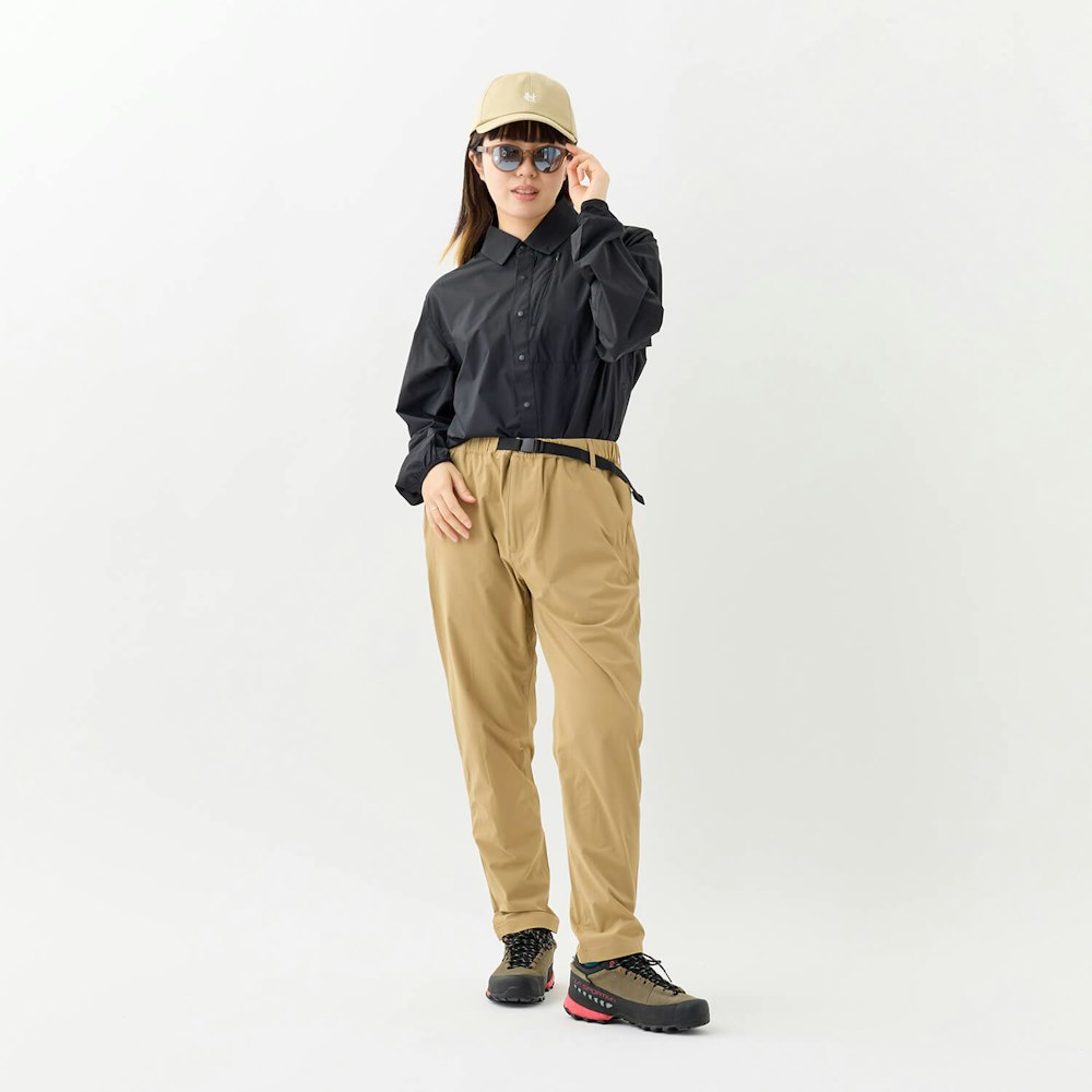 【WOMENS】山シャツのイメージをガラッと変える、タックインスタイル
