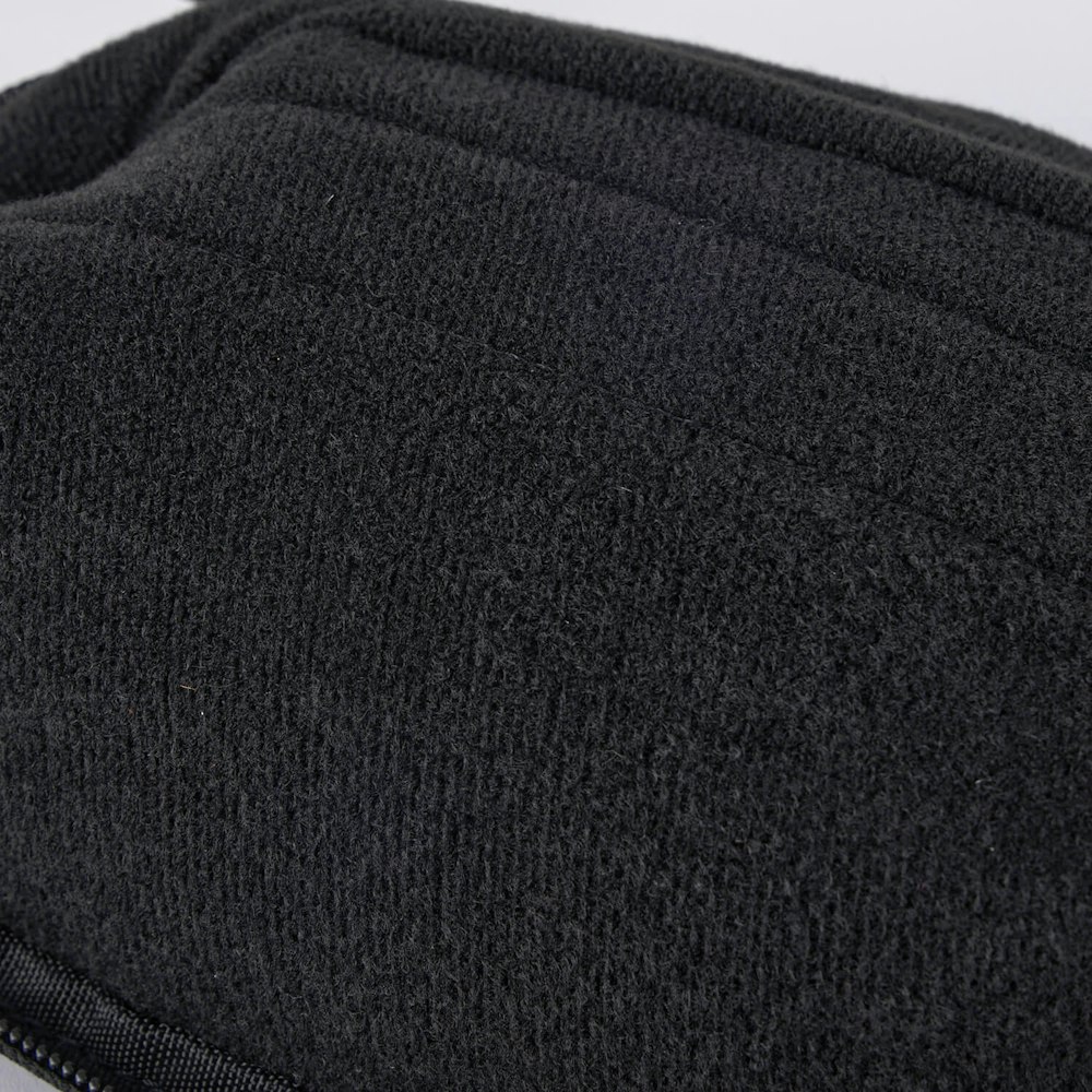 軽量防水素材「ECOPAK200」採用のタフなつくり