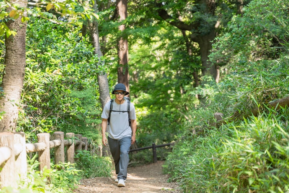 長年のfinetrack愛用者が認める、別注ミヤマパンツの実力｜モデル・山下晃和が徹底レビュー 