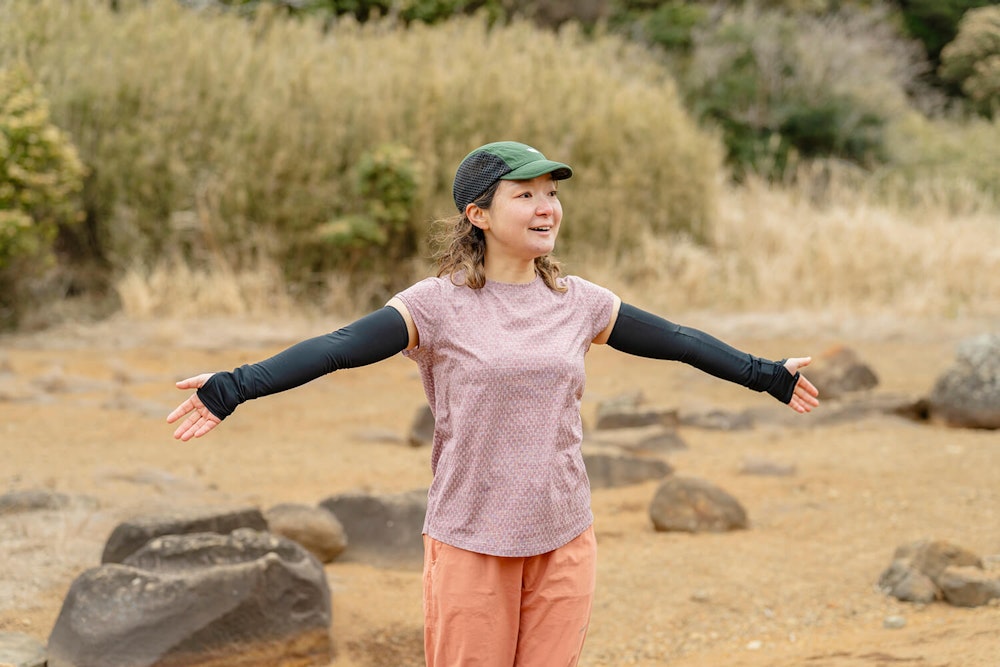 ズレない、焼けない、なくさない。私が「一体型アームカバー」に乗り換えた理由