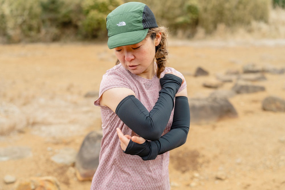 ズレない、焼けない、なくさない。私が「一体型アームカバー」に乗り換えた理由