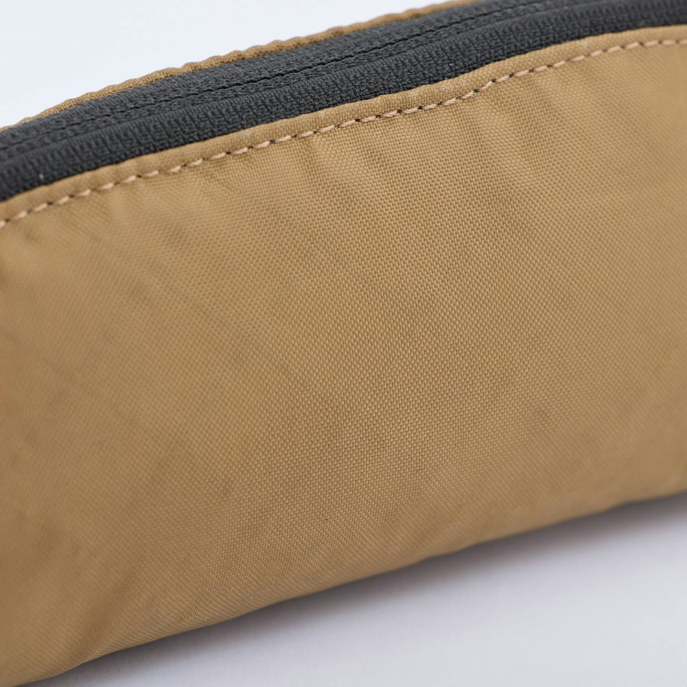 軽量防水素材「ECOPAK200」採用のタフなつくり