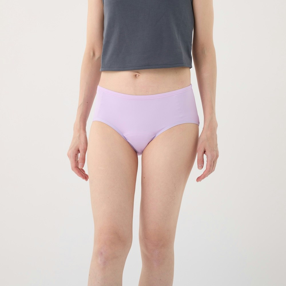 登山用の吸水ショーツ、実際の使い心地は? 女性ユーザーの本音レビュー
