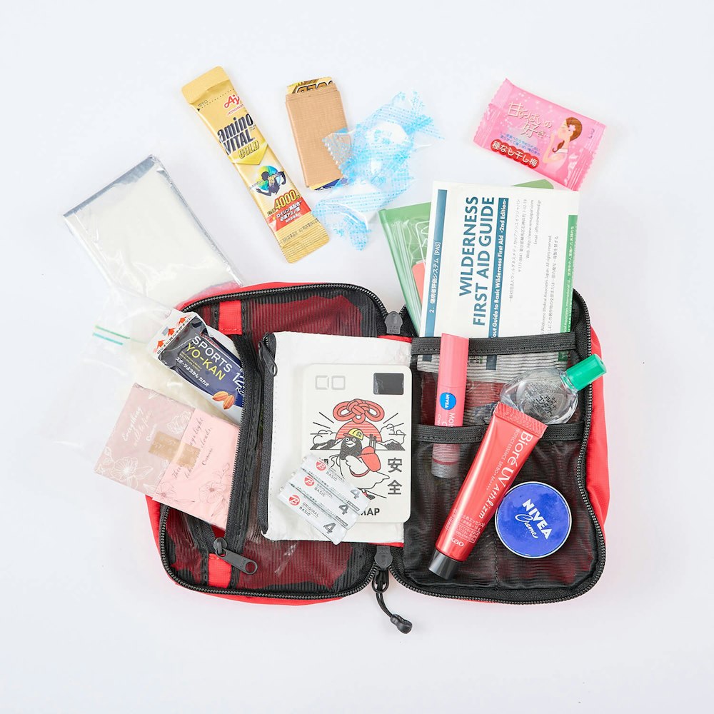 山の救急セットに何入れる?YAMAPスタッフのファーストエイドポーチを大解剖