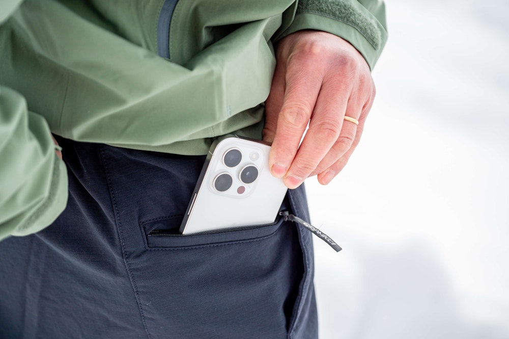 雪でこそ本領発揮ウィンタートレイルパンツ｜初冬の北海道でフィールドレビュー