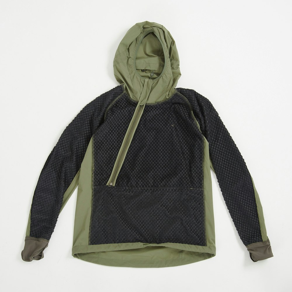 【PICKUP】動いてもオーバーヒートしない|登山中ずっと着たままでいられるティートンブロスの行動保温着