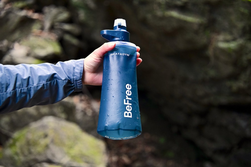 コンパクト浄水器を使って、雪解け水を安全に美味しく飲もう！準備から使用・保管方法まで解説