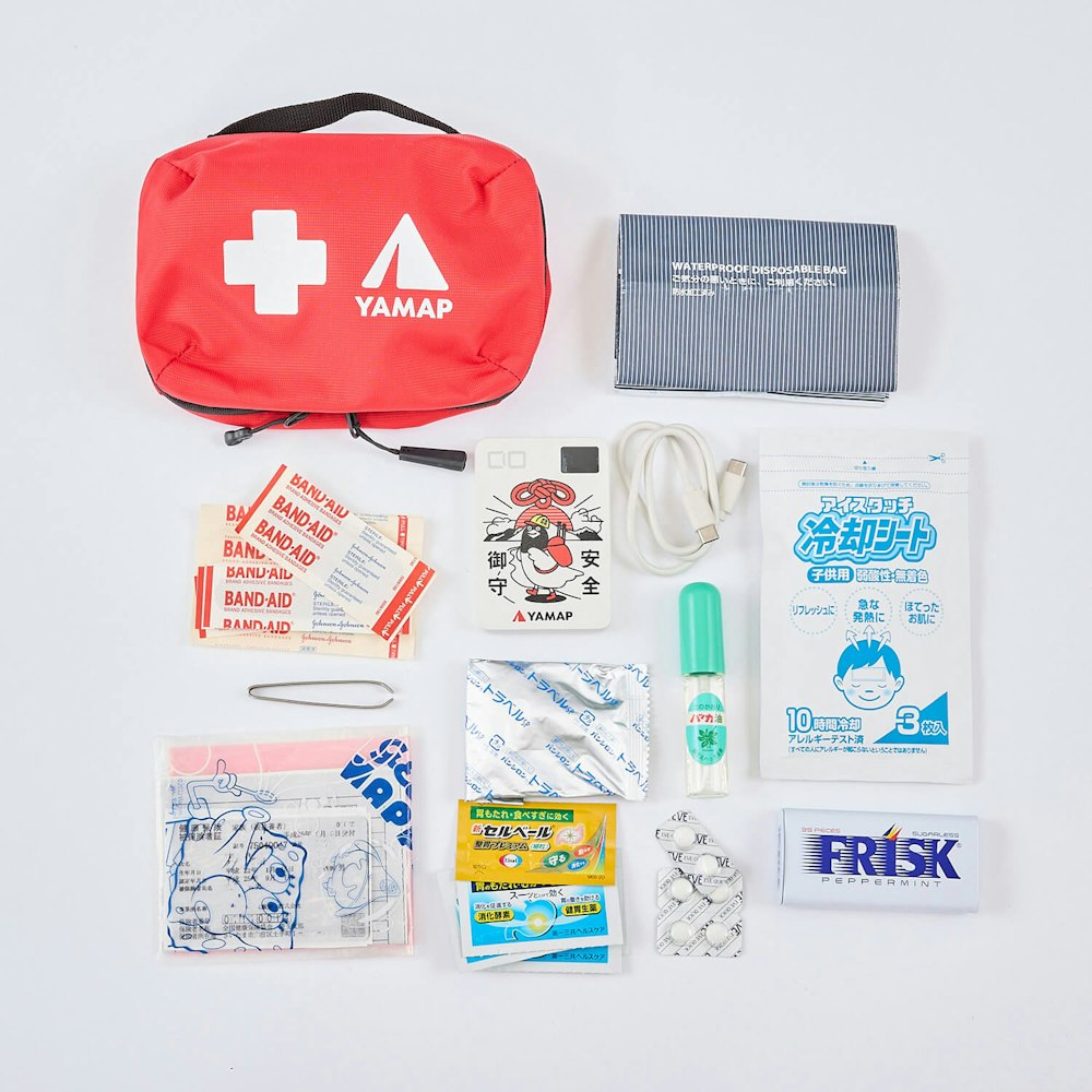山の救急セットに何入れる?YAMAPスタッフのファーストエイドポーチを大解剖
