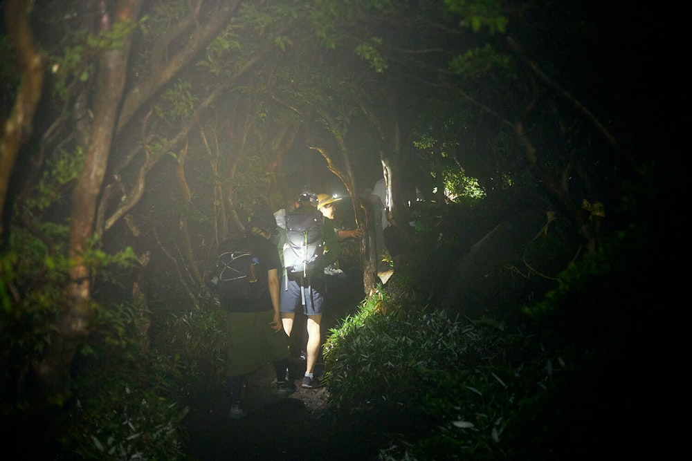 神秘的なご来光を見に行こう！「朝駆け登山」に必要な山道具と注意点をチェック