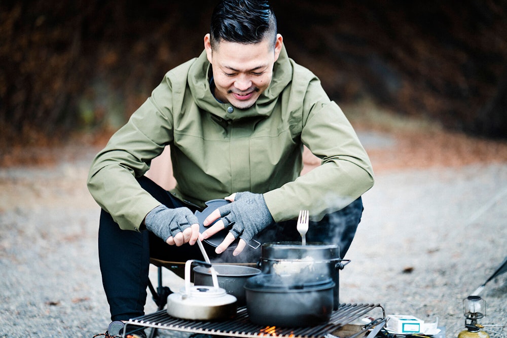 炎のゆらぎとじぶん時間。寒い冬にこそ暖かさを感じる「焚き火キャンプ」をはじめよう!