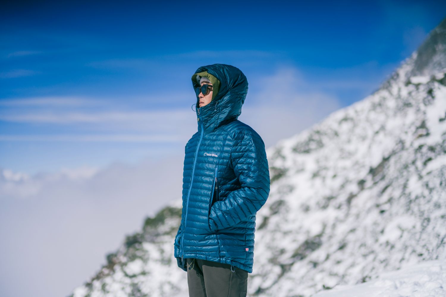 雪山登山で実感する、ティートンブロス「ツルギジャケットKB」の真価 