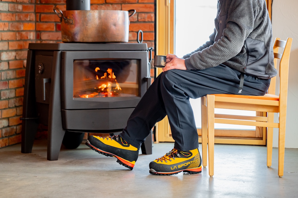 雪でこそ本領発揮ウィンタートレイルパンツ｜初冬の北海道でフィールド