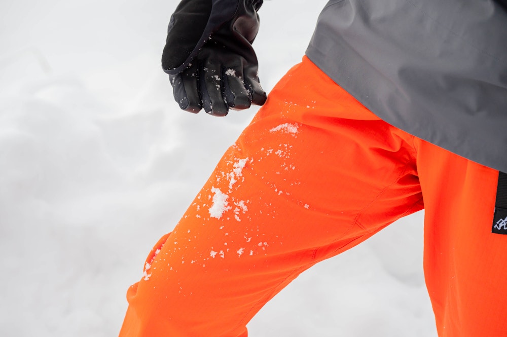 雪でこそ本領発揮ウィンタートレイルパンツ｜初冬の北海道でフィールドレビュー