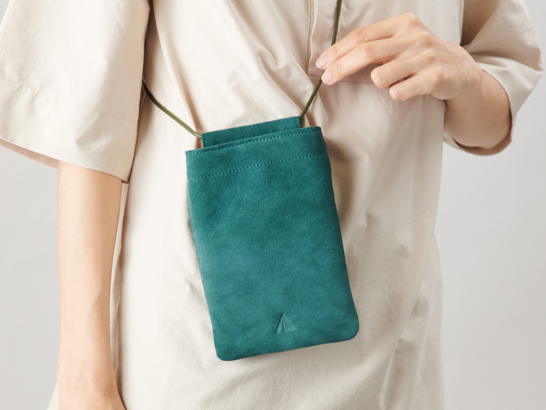 めぐるしか｜まちに暮らし、山で遊ぶ、わたしたちのための革小物