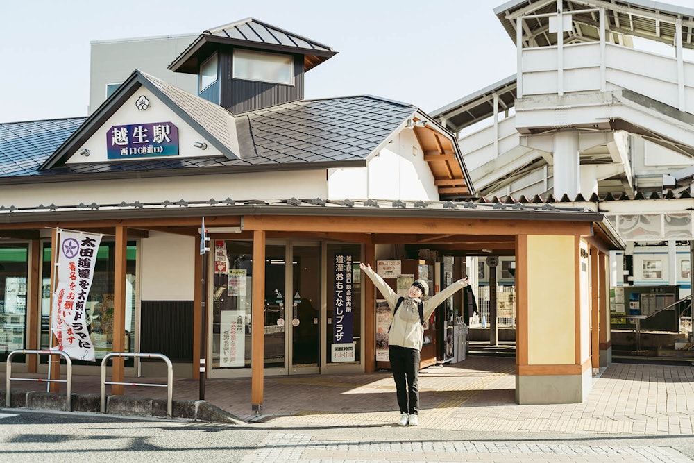 「春を探しに行こう！」最新ライトハイクコーディネートで楽しむ低山の魅力