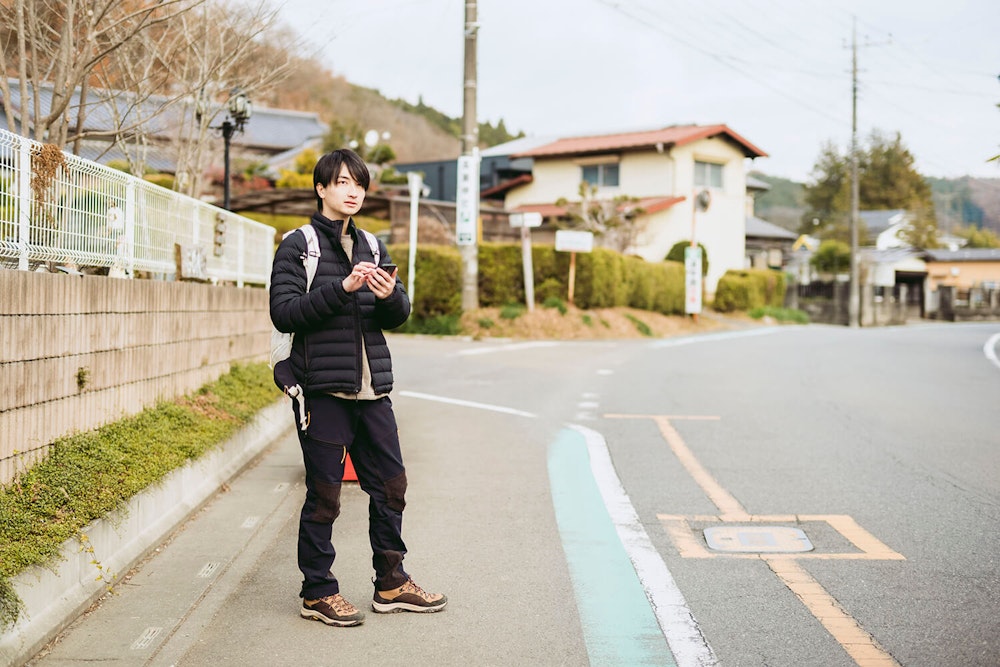 登山ガイド・伊藤伴が提案する「クルーネックフリース × 冬の低山ハイク」というスタイル