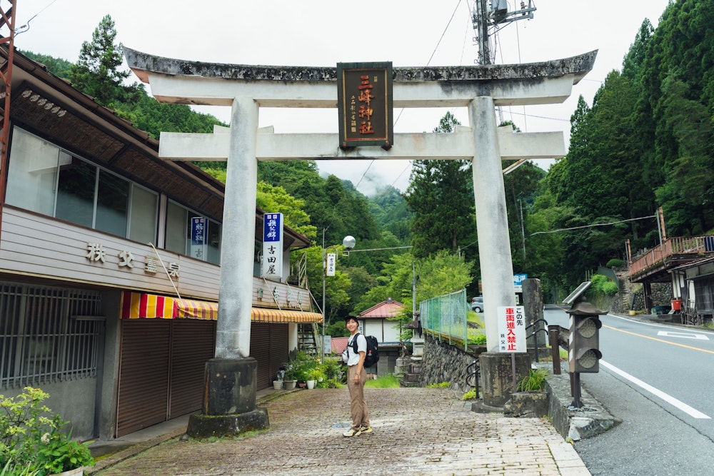 猛暑を逃れて標高1100mの聖地へ|麓から歩く「三峯神社」参拝ハイクと納涼ワザ4つ