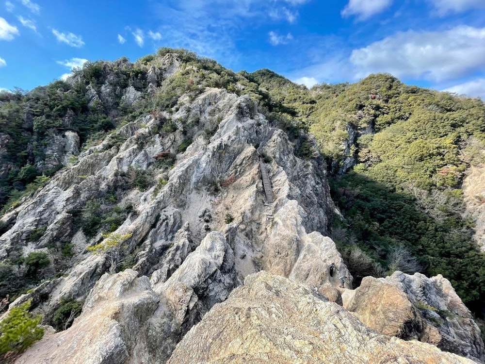 冬こそ山を歩こう。 静けさを楽しむ低山から、憧れの白銀の世界まで【おすすめルートも】