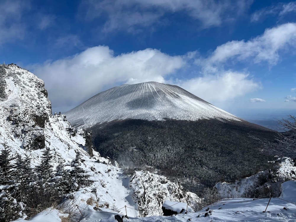 冬こそ山を歩こう。 静けさを楽しむ低山から、憧れの白銀の世界まで【おすすめルートも】