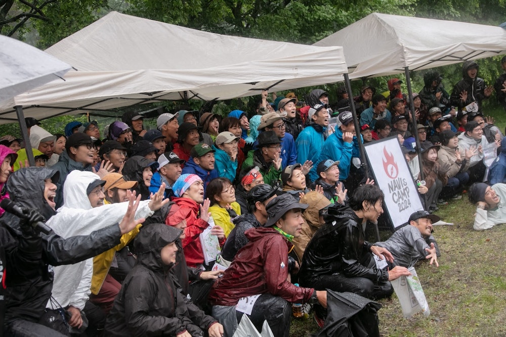2日目はあいにくの雨模様に。それでも参加者たちの熱はうなぎのぼりし続けた。