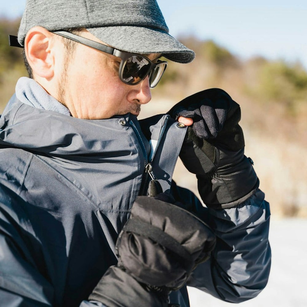 末端防寒のススメ|冬〜早春の登山をグッと快適にする防寒アイテムとは?