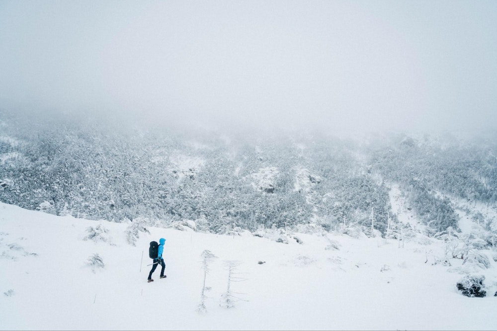 雪山登山もバックカントリーもこれ1着!究極のハードシェル